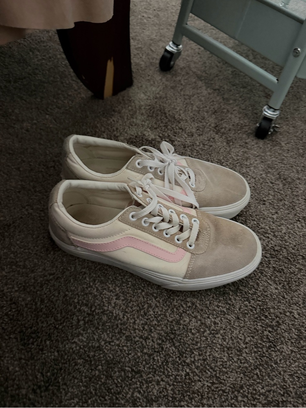 Vans Low-Top Sneakers in Cream and Pink